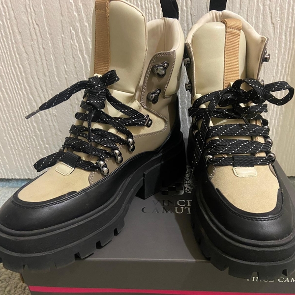 Boot - Picture 2 of 3